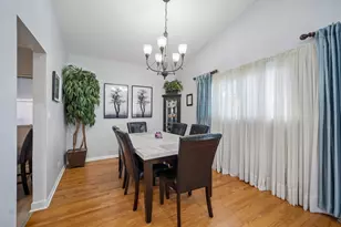 8560 W Clara Dr, Niles, IL 60714 - Photo 4