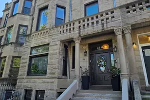517 E 46th Pl, Chicago, IL 60653 - Photo 1