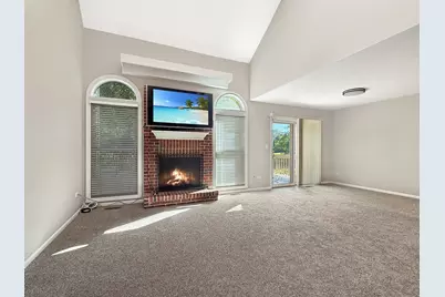 2103 N Coldspring Road, Arlington Heights, IL 60004 - Photo 2
