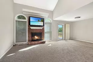2103 N Coldspring Rd, Arlington Heights, IL 60004 - Photo 2