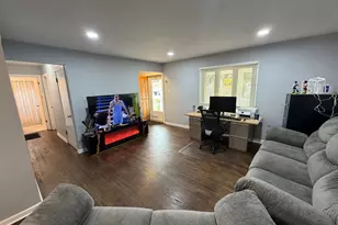 221 E Dickens Ave, Northlake, IL 60164 - Photo 8