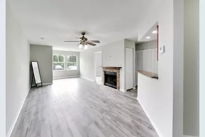 1364 E Wyndham Circle #103, Palatine, IL 60074 - Photo 2
