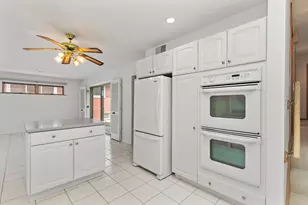2831 Kensington Ave, Westchester, IL 60154 - Photo 12