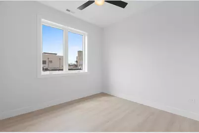 904 W Dakin Street #401, Chicago, IL 60613 - Photo 18