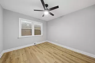 654 W 111th St, Chicago, IL 60628 - Photo 12
