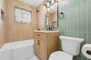 221 W Sheridan Pl, Lake Bluff, IL 60044 - Photo 24