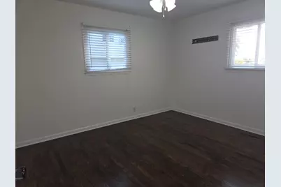 207 Caddy Avenue, Carpentersville, IL 60110 - Photo 8