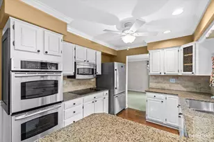 843 Seminary Cir, Glen Ellyn, IL 60137 - Photo 8