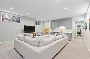3141 N St Louis Ave, Chicago, IL 60618 - Photo 26