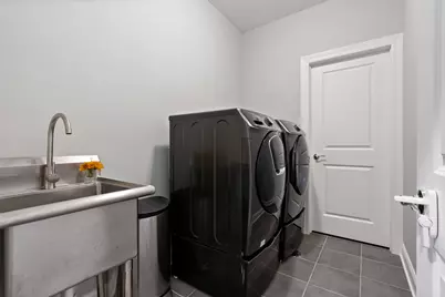 3141 N Saint Louis Avenue, Chicago, IL 60618 - Photo 32