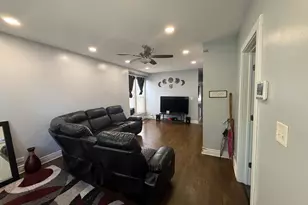 7931 S Muskegon Ave, Chicago, IL 60617 - Photo 2