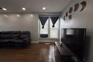 7931 S Muskegon Ave, Chicago, IL 60617 - Photo 4