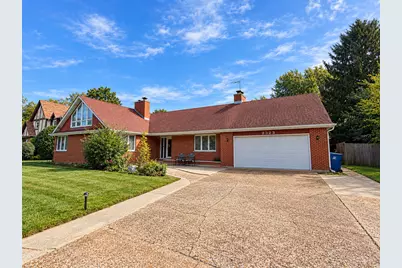2323 N Sheridan Road, Waukegan, IL 60087 - Photo 1