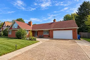 2323 N Sheridan Rd, Waukegan, IL 60087 - Photo 1