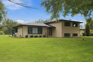 3819 W Mill Rd, Richmond, IL 60071 - Photo 2