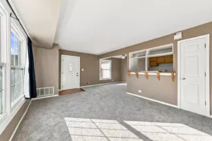 1312 S Glen Cir, Aurora, IL 60506 - Photo 2