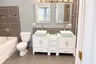 155 Festival Ct, Elgin, IL 60120 - Photo 12