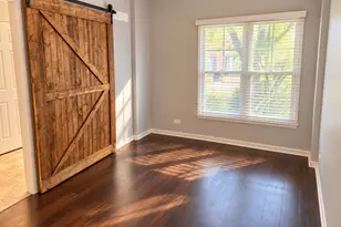 155 Festival Ct, Elgin, IL 60120 - Photo 4