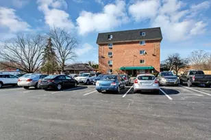 5011 Valley Ln, Streamwood, IL 60107 - Photo 10