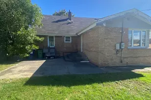 6818 Maple Ct, Bridgeview, IL 60455 - Photo 4