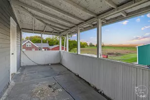 19 N Green St, Piper City, IL 60959 - Photo 24