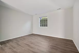 126 Gant Cir, Streamwood, IL 60107 - Photo 14