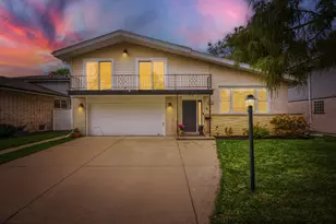 10932 S Kilbourn Ave, Oak Lawn, IL 60453 - Photo 4