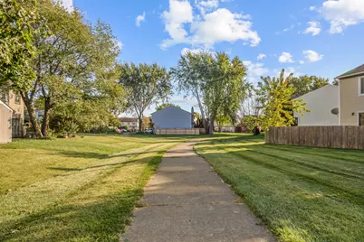 1353 Portsmouth Court, Carol Stream, IL 60188 - Photo 24