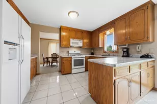 10708 Willow Ave, Mokena, IL 60448 - Photo 14