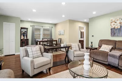 4958 W Cullom Avenue, Chicago, IL 60641 - Photo 4