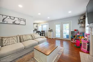 1180 Spring Creek Rd, Elgin, IL 60120 - Photo 16
