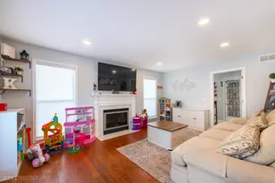 1180 Spring Creek Rd, Elgin, IL 60120 - Photo 14
