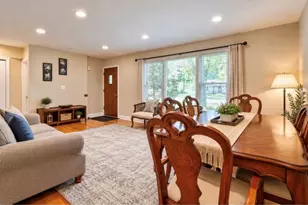 1S155 Euclid Ave, Oakbrook Terrace, IL 60181 - Photo 4
