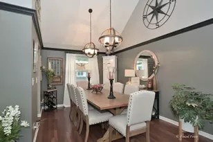 873 Dartmoor Dr, Crystal Lake, IL 60014 - Photo 4