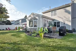 873 Dartmoor Dr, Crystal Lake, IL 60014 - Photo 16