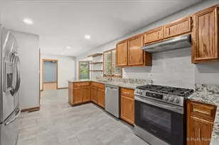1305 Sequoia Rd, Naperville, IL 60540 - Photo 10