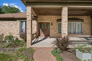 1305 Sequoia Rd, Naperville, IL 60540 - Photo 2