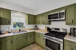 103 Liberty Blvd, Machesney Park, IL 61115 - Photo 2