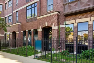 523 N Racine Ave, Chicago, IL 60642 - Photo 2