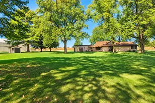 961 E North St, Ashkum, IL 60911 - Photo 4