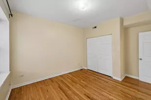 3110 W Belle Plaine Ave, Chicago, IL 60618 - Photo 18