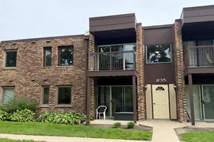 1135 Pleasant Run Dr, Wheeling, IL 60090 - Photo 2