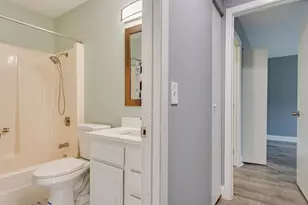 7020 Andover Ct, Woodridge, IL 60517 - Photo 18