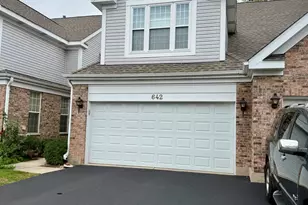 642 Citadel Dr, Westmont, IL 60559 - Photo 2