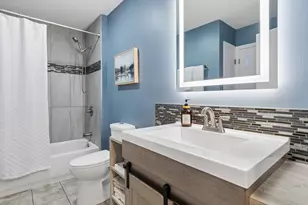 319 E Victoria Cir, North Aurora, IL 60542 - Photo 10