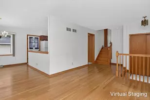 1520 W Holtz Ave, Addison, IL 60101 - Photo 4