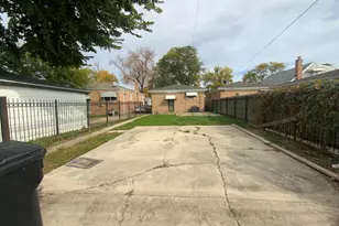 9132 S Emerald Ave, Chicago, IL 60620 - Photo 10