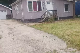 11 NW Circle Dr, Joliet, IL 60433 - Photo 1