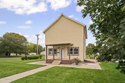 523 W 9th Street, Gibson City, IL 60936 - Photo 1