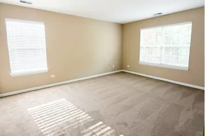 1303 N Red Oak Circle #4, Round Lake Beach, IL 60073 - Photo 8